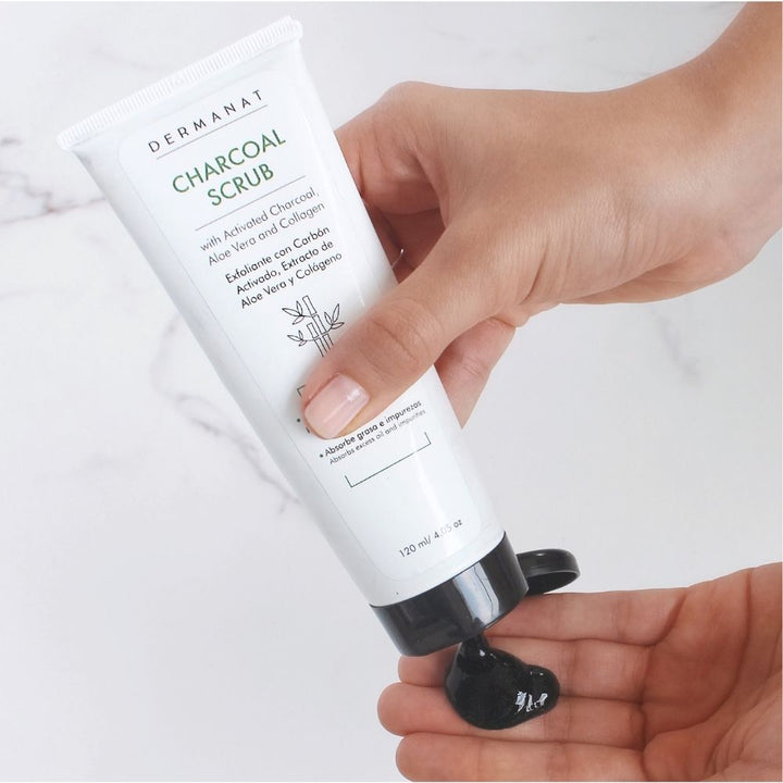 Exfoliante con Carbón Activado Charcoal Scrub DERMANAT 120ml