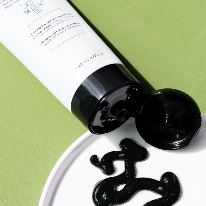 Exfoliante con Carbón Activado Charcoal Scrub DERMANAT 120ml